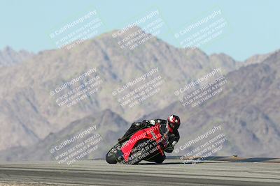 media/Dec-01-2025-Moto Forza (Mon) [[2daa91e15f]]/1-Advanced Group/Session 4 Turn 9/